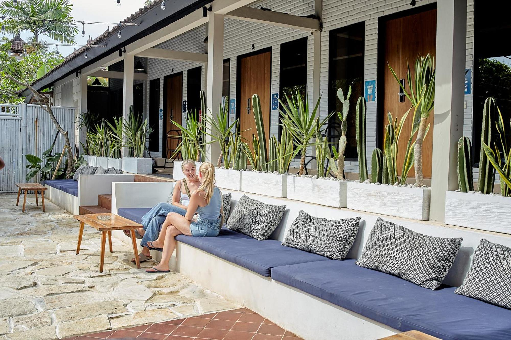 Lay Day Hostel Canggu Ngoại thất bức ảnh